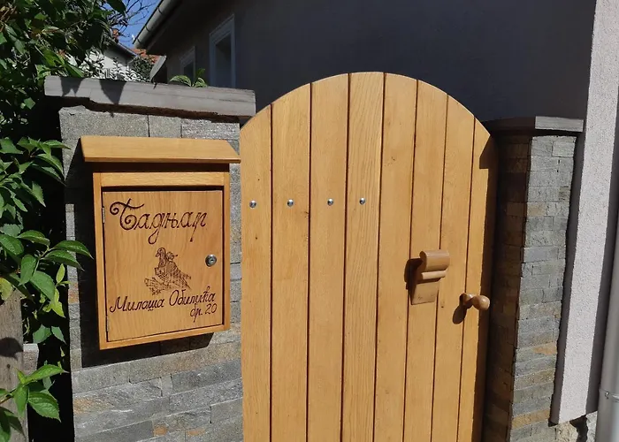 Kuca Badnjar 아파트